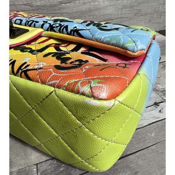 Graffiti Quilted PurseāColorful 10ā - Picture 13 of 14